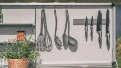 Outwell Magante Campingkeuken - Grijs 8 Outwell Magante Campingkeuken - Grijs -Uitrusting Voor Buiten 1068 1900 5709388129598 magante keukentafel feature photo13