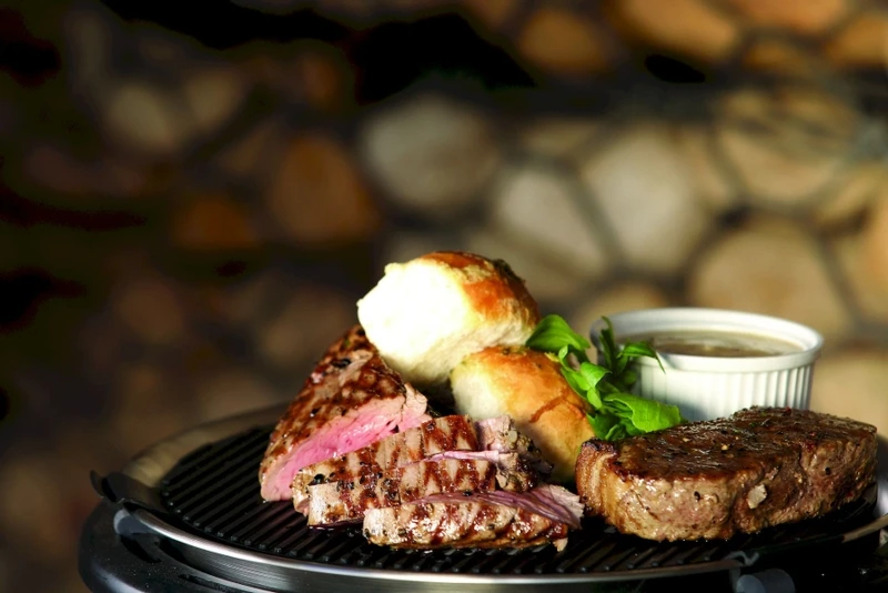 Cobb Pro houtskoolbarbecue - Zwart Cobb Pro Houtskoolbarbecue - Zwart -Uitrusting Voor Buiten 1267 1900 250y8468 1