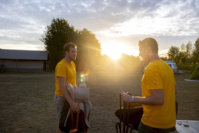 Easy Camp Palmdale 600 tunneltent - 6 persoons Easy Camp Palmdale 600 Tunneltent - 6 Persoons -Uitrusting Voor Buiten 1267 1900 af5a1098