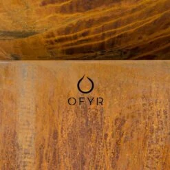 OFYR Classic Corten 100 3 OFYR Classic Corten 100 -Uitrusting Voor Buiten 900 900 bd 2016 03 villa caparts ofyr laure m lone 4917